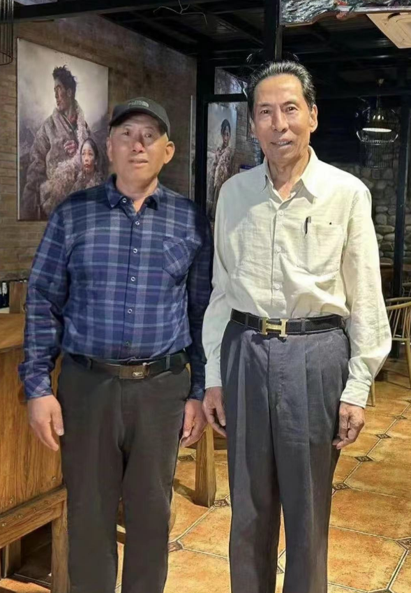 "刘少奇"扮演者郭连文去世,两月前还曾露面,消瘦不少状态憔悴_唐国强