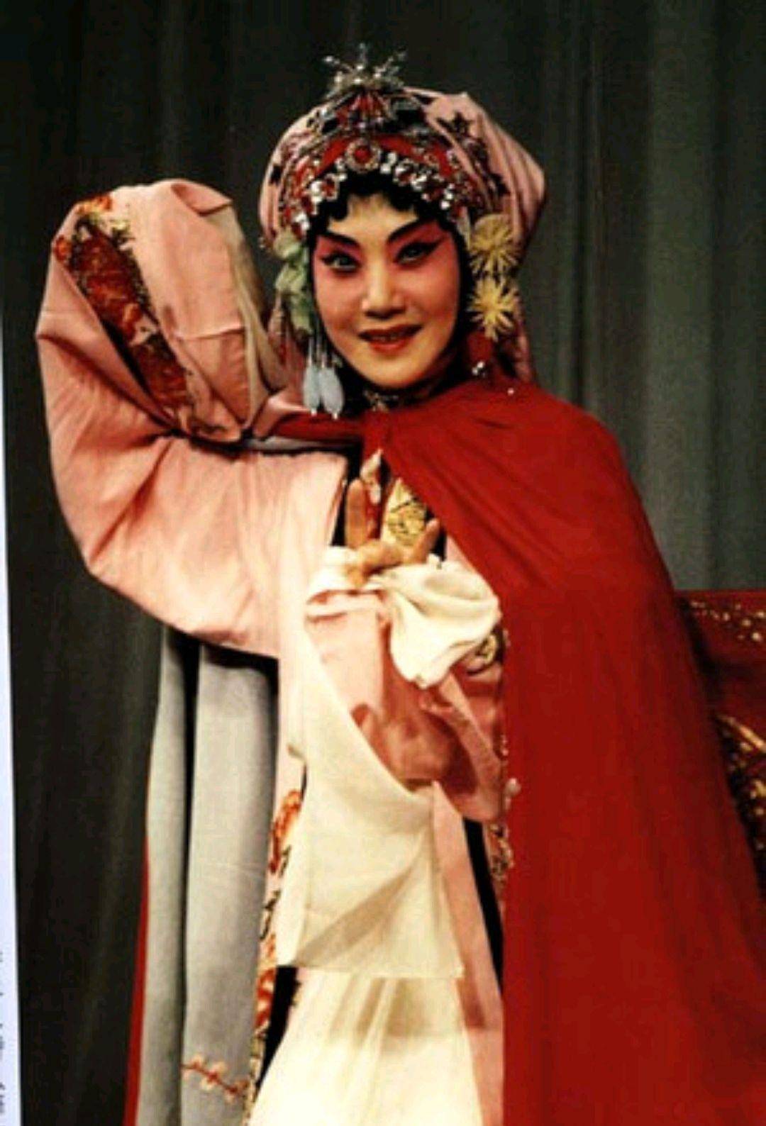 昆曲名家华文漪的《游园惊梦》真是一绝,只可惜后来出国发展了_京剧