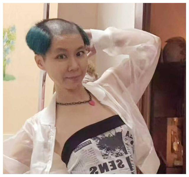 网红安琪儿大胆用餐,餐具放隐私部位,曝更多大胆场面_网友_行为_网络