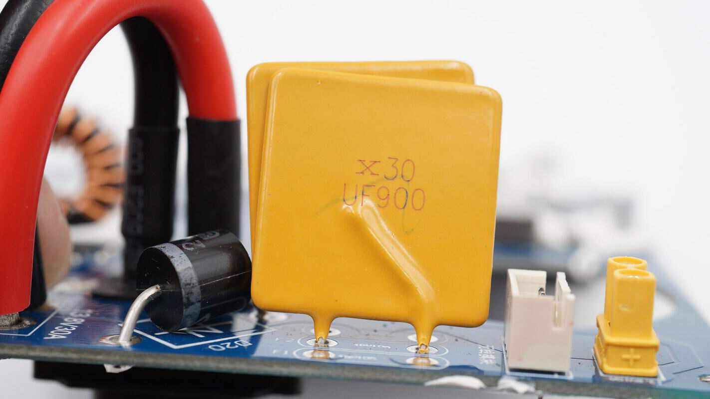 支持2200w逆变输出功率,百克龙e1500 lfp户外电源拆解_充电_功能_用户