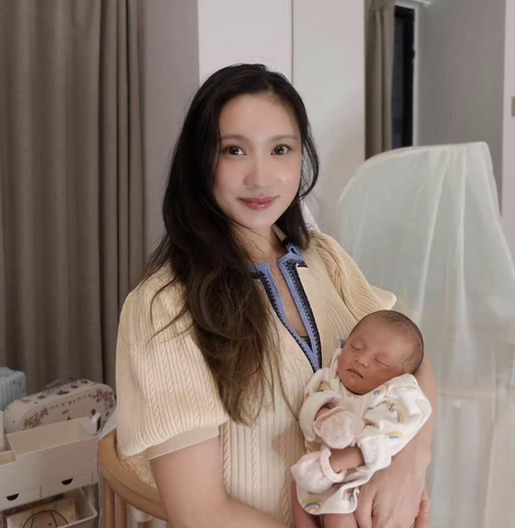 而林佑蔚曾是香港有线电视的美女主播