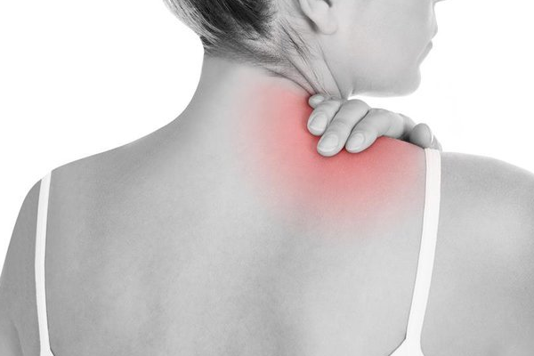 身体发出这2个信号,是颈椎的求救声_手机_颈部_时候