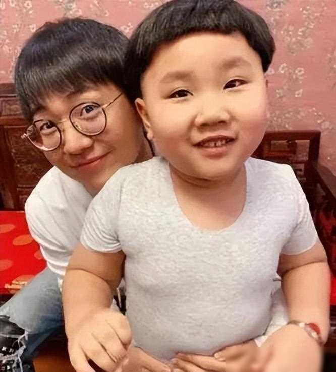 然而,娱乐圈的道路从来都不是一帆风顺的,杨幂和郭麒麟的未来也充满了