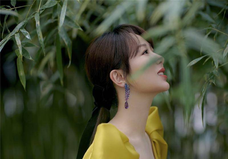 杨紫卡点给李现送生日祝福!两人友谊长存,"童颜夫妇"售后太甜.