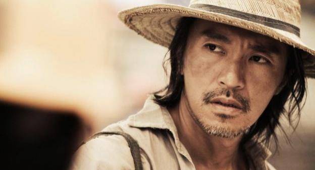 周星驰现身庭审现场,一路微笑神情轻松,并透露新电影计划_作品_事情