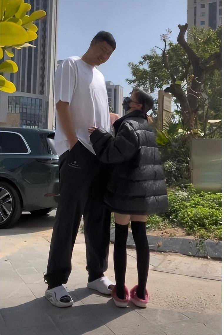 发文怒怼:你若闲得蛋痛,就去多做些积德的事_赵义明_女友_球迷
