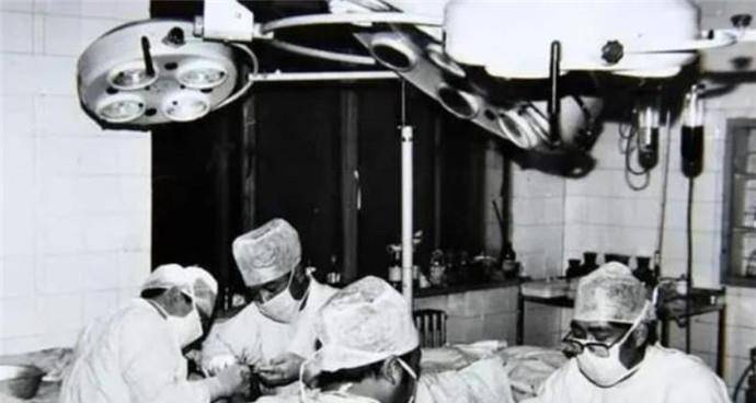 95年东莞殡仪馆一"女尸"离奇复活,11年后来报恩,已经成大画家_陈翠萍