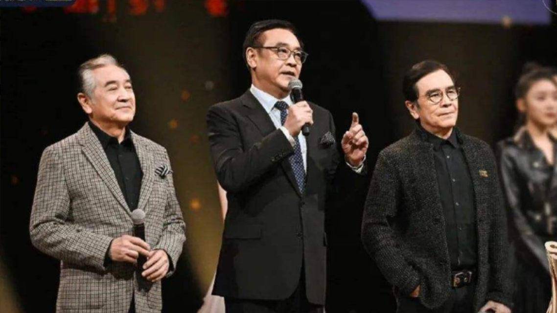 姜大卫尔冬升兄弟三代同堂新春团拜!