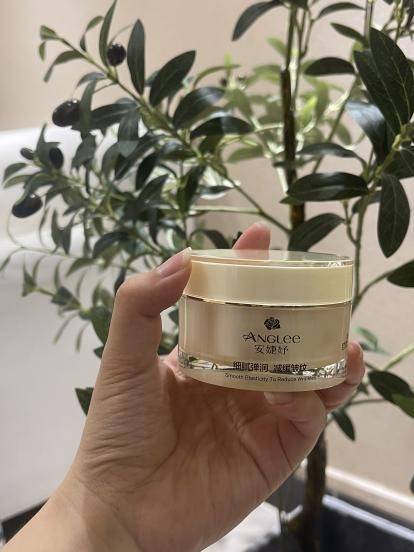 分享 | 25岁永远不晚,可以试试这两款抗衰老护肤品_精华_成分_安婕妤