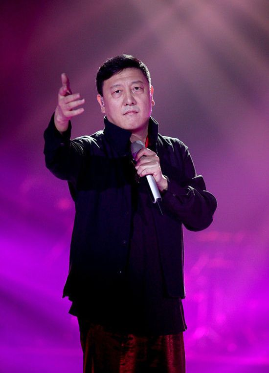 《最后的倾诉》,《实心汉子》,《花开年少》,《好男儿》等歌曲,深受