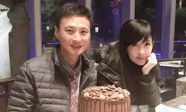 "玉女掌门人"周慧敏,屡次被戴帽子的她才不是恋爱脑_陈德彰_倪震_周母