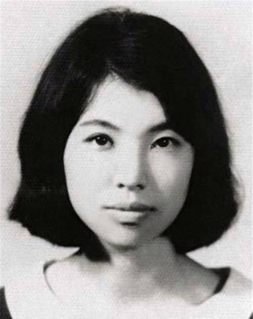 三毛的爱情往事:为逼初恋娶自己休学出国,最终两人结局完全对调_舒凡