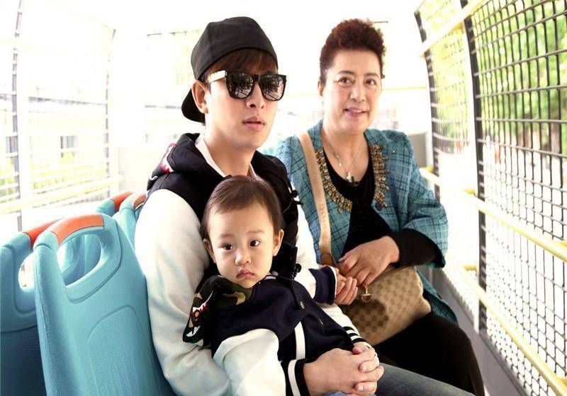 李小璐_生活_带着