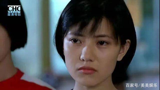 高圆圆六年级证件照曝光,果然人美从小就能看出来,女儿更像妈妈_美女