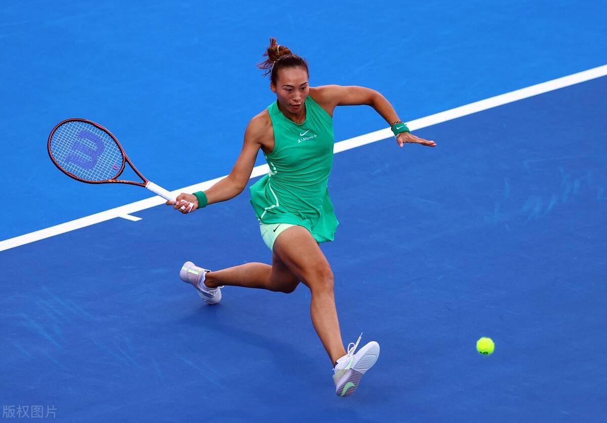 中国网球新星耀世界,两大金花逆转夺胜,开创大满贯希望新篇章