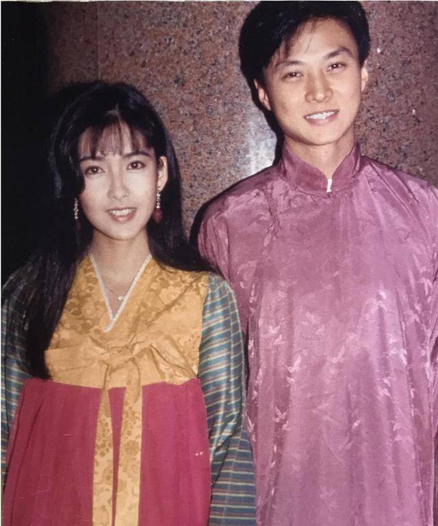周慧敏晒20年前老公倪震与刘德华旧照,网友问:当年的倪震帅还是黎明帅