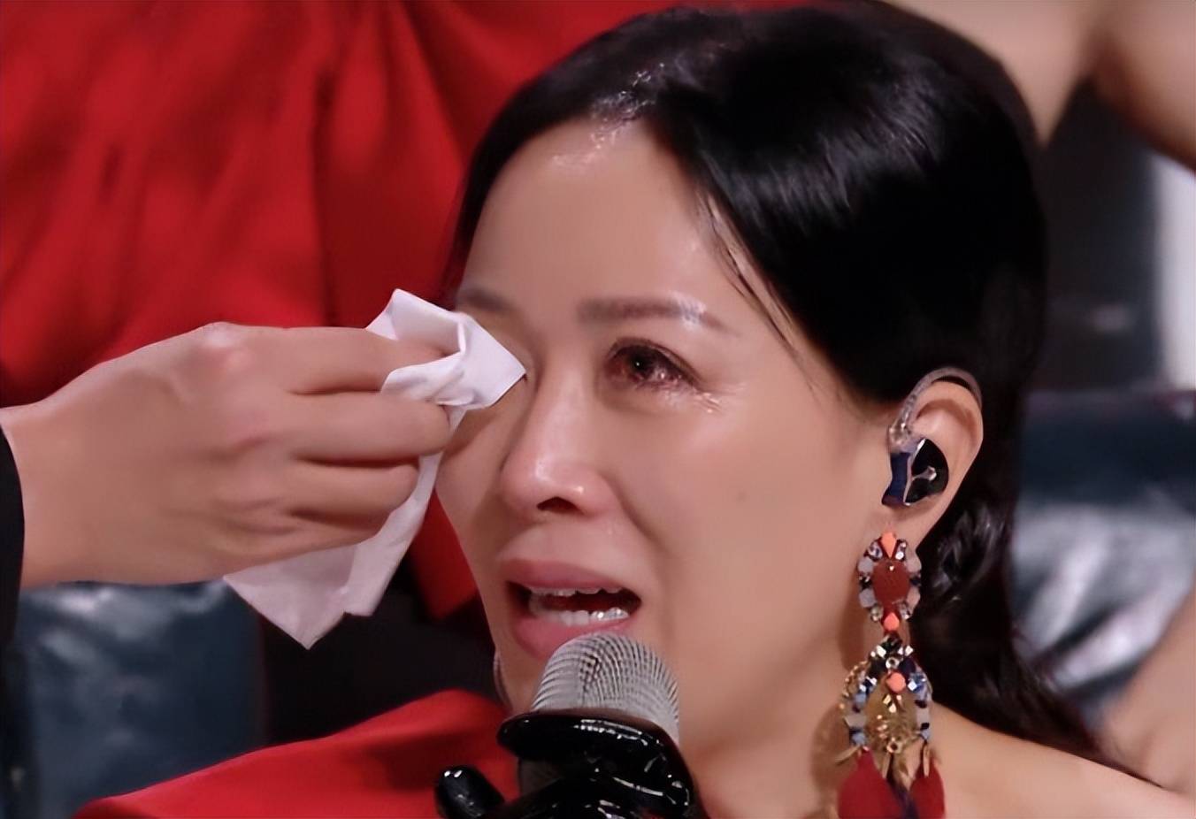 恭喜,天后那英_明星_节目_刀郎