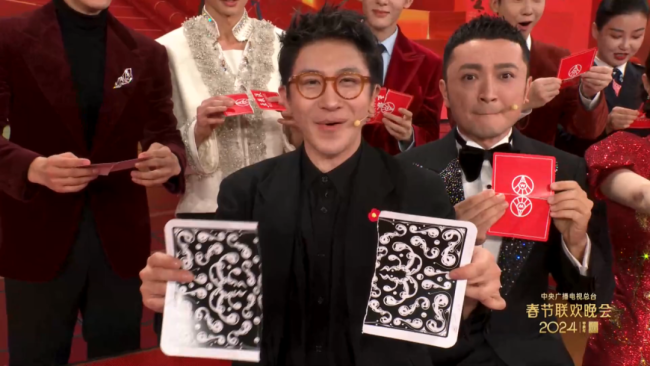 刘谦一个晚上毁了全国多少副牌?这家潮企或成大赢家_扑克牌_姚文_姚记