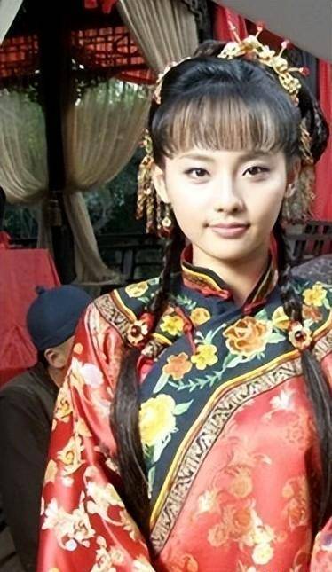 丑而不自知的女星,长相寒碜非尬演"绝世美人",怨不