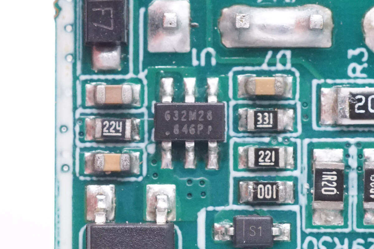 知名上市电源厂生产,拆解一款25w快充充电器看看做工_焊接_模块_输出