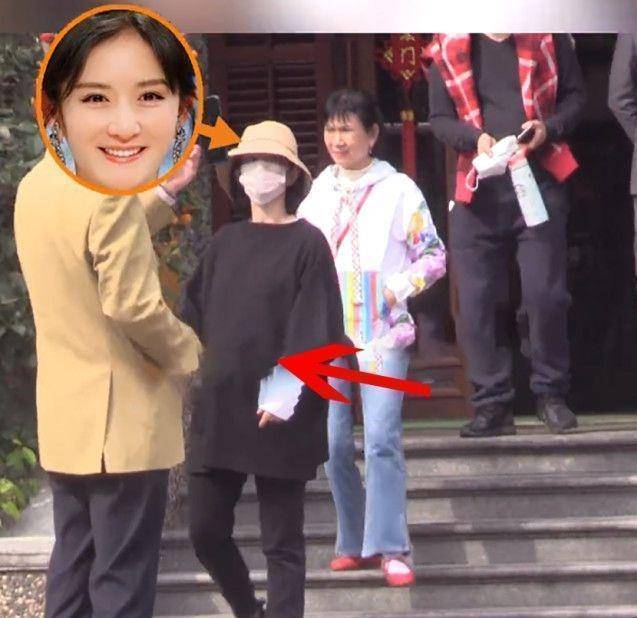 一组照片看出谢娜九年婚姻生活状态,谢娜母亲尽显沧桑判若两人,张杰