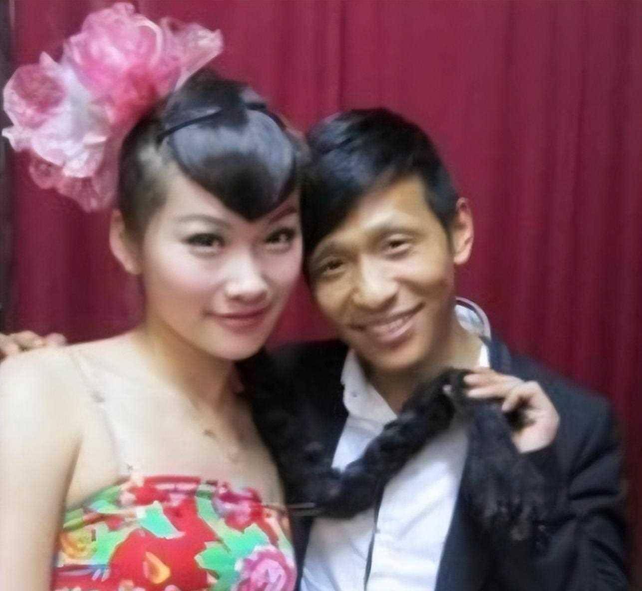 宋小宝:和前妻霍晓红离婚,再婚娶了粉丝王雪,如今成人生赢家_感情_赵