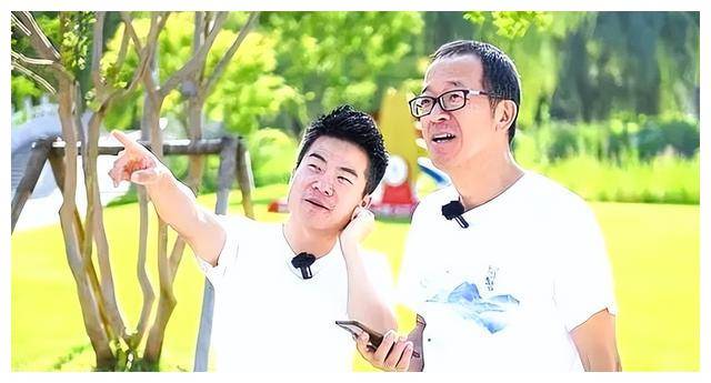 俞敏洪戏谑"压岁钱",董宇辉幽默回应,现场笑料不断!_联欢会_故事_梦想
