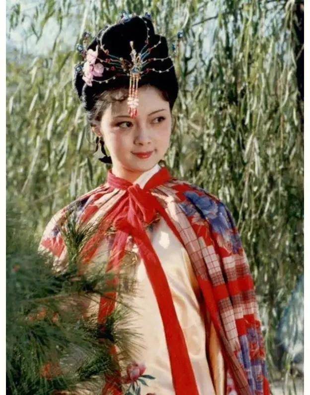 独身富婆"薛宝钗"张莉,是中国第一批搞房地产的人!_生活_才华_卖房子