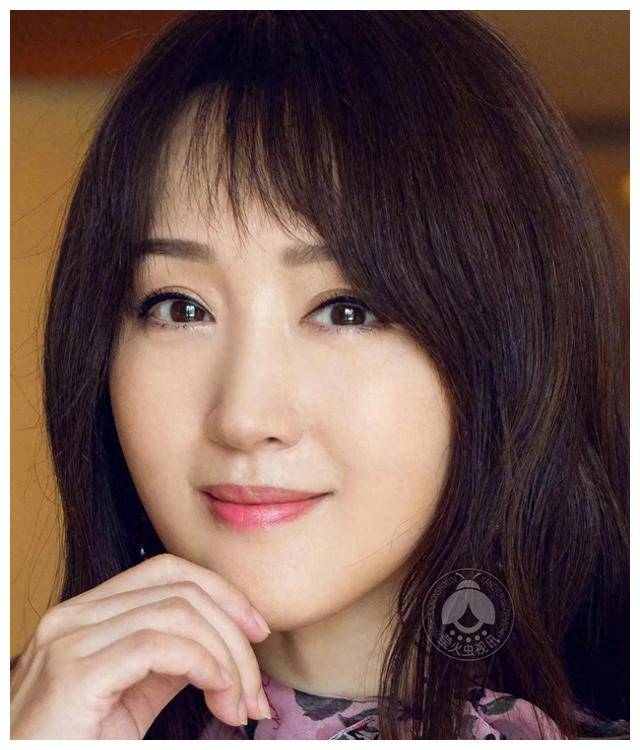 甜美少女杨钰莹,气质与颜值并驾驭,轻松hold住青春气息.