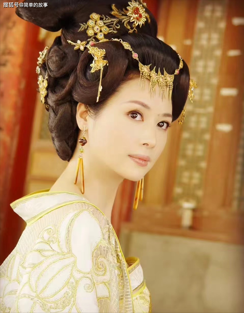 当年《西游记》就觉得她漂亮,气质演技好,可惜出道23