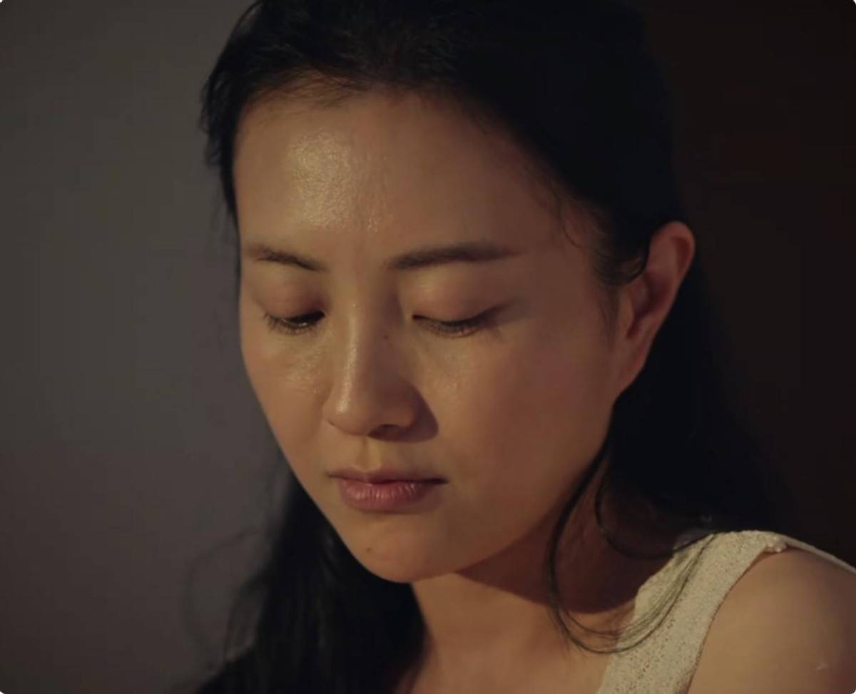 不难想象,纯素颜的包文婧都能一眼惊艳,稍加打扮