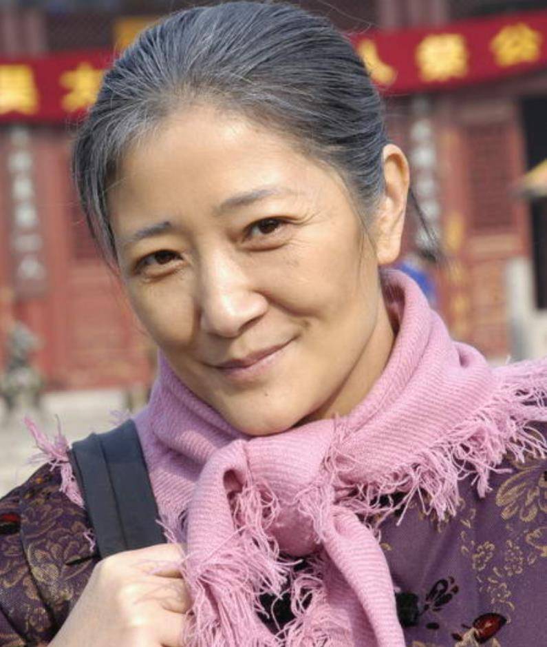 级演员,38岁踏入婚姻殿堂,40岁生女却迎来离婚危机_赵小川_亚军_女儿