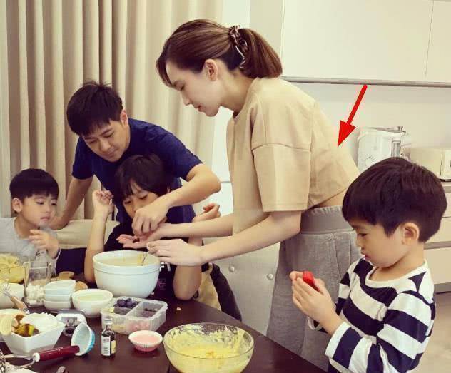 林志颖晒生活照,看到他老婆穿20cm"炫腹装",才知啥叫豪门_陈若仪_儿子