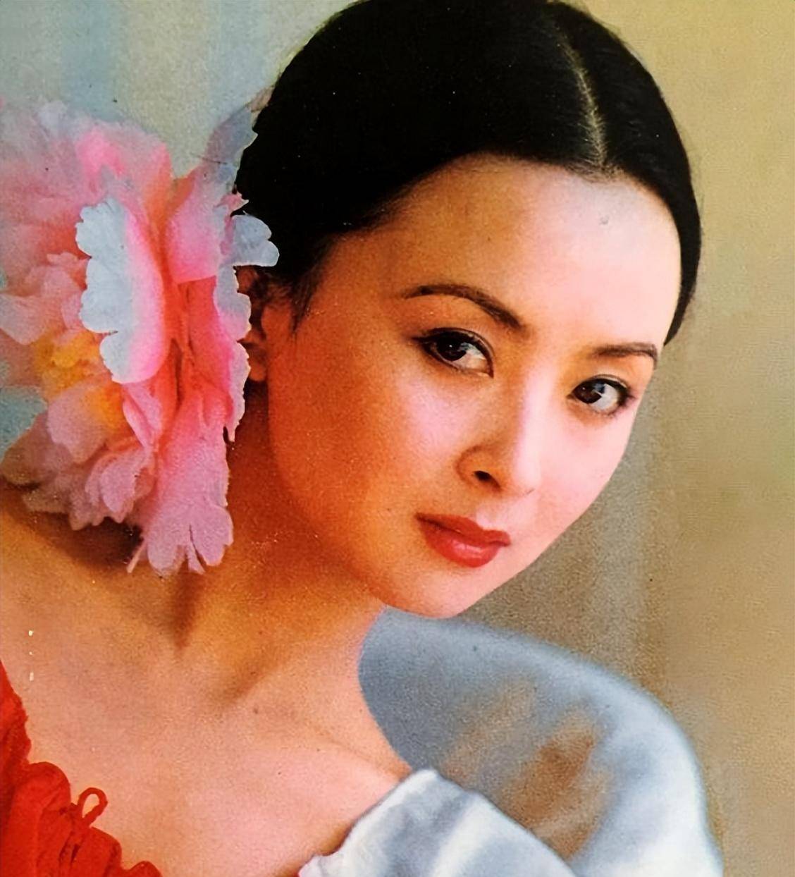 周洁最后时刻从美国高价包机回国,回国3天后离世,一生都无子女_舞蹈