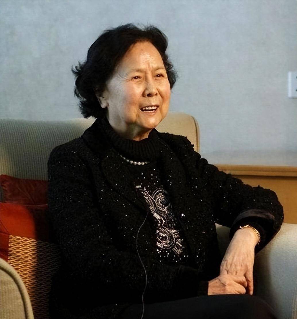 她被"骗"去演白骨精,却从没过看西游记,更是一直不原谅导演_杨春霞