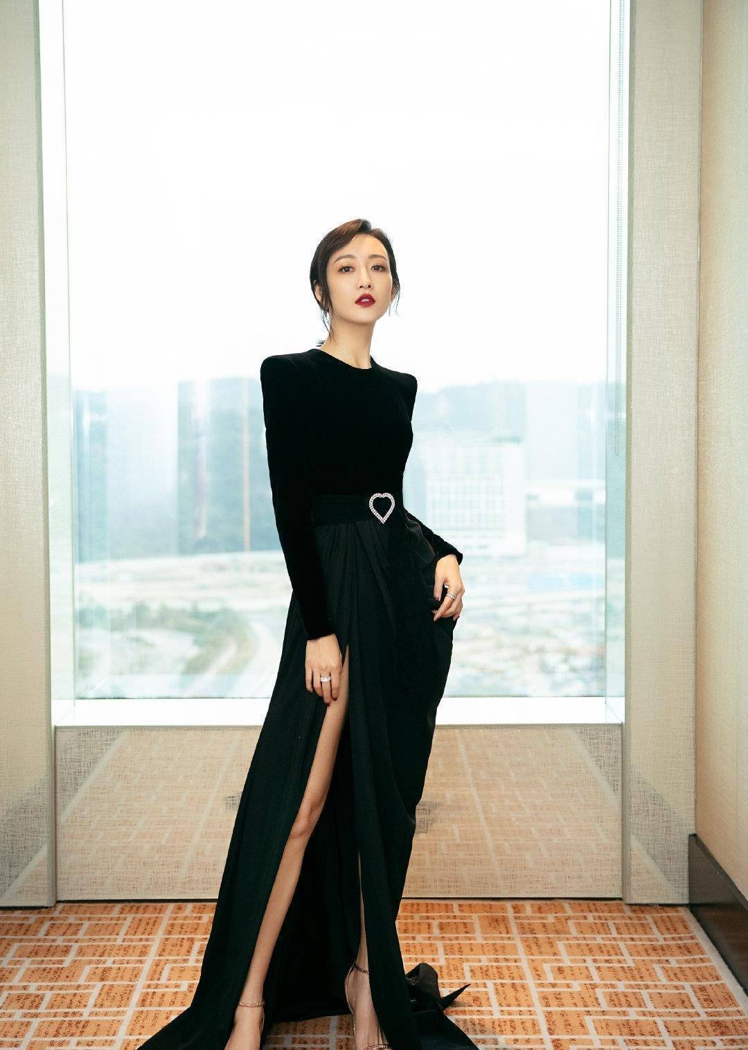 王鸥罕见曝光参加选美比赛视频,满满的胶原蛋白,谁要是娶了她真是捡到