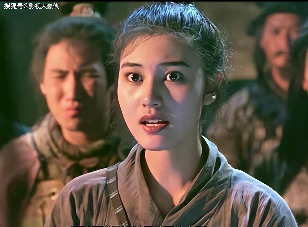 第四位:景甜景甜给人的第一印象就是大家闺秀,一双充满灵气的杏眼,让