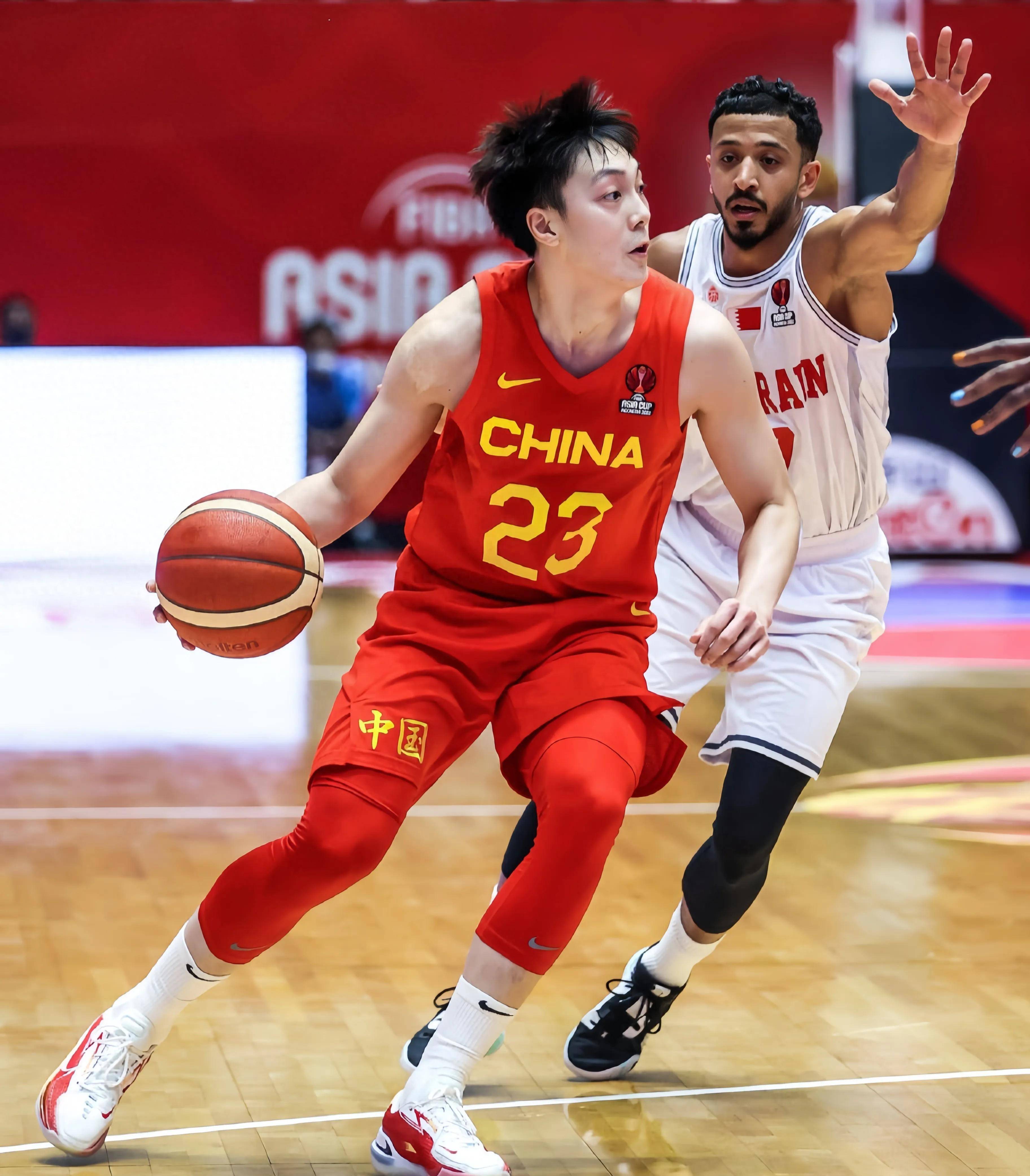 双方上次交锋,张镇麟拿下20分11篮板成为得分王,胡金秋13分7篮板5