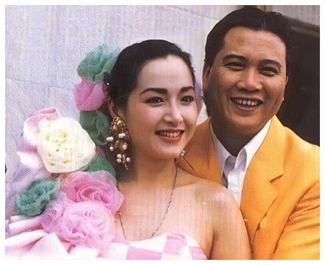 66岁恬妞头号皮肤保养秘诀,两段婚姻失败女儿变同性恋.