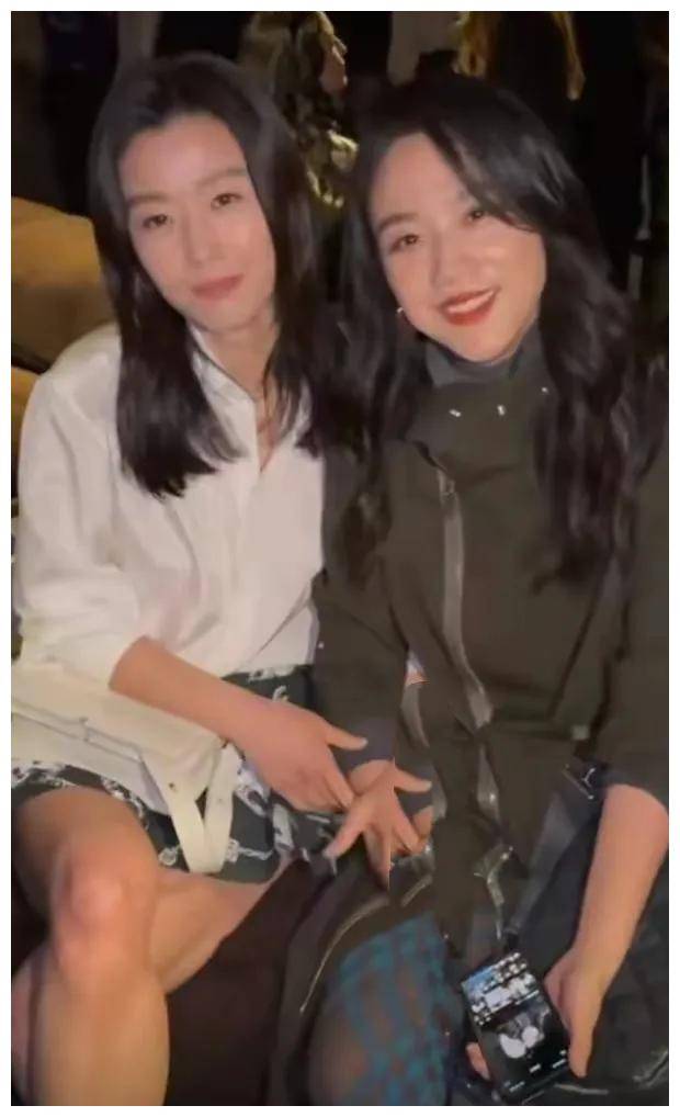 全智贤,汤唯伦敦时装周亮相,闺蜜情深惊艳瞩目!