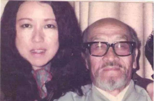 三毛第2次见王洛宾就要跟他买房,被无奈逼走,最终绝望自缢_爱情_私