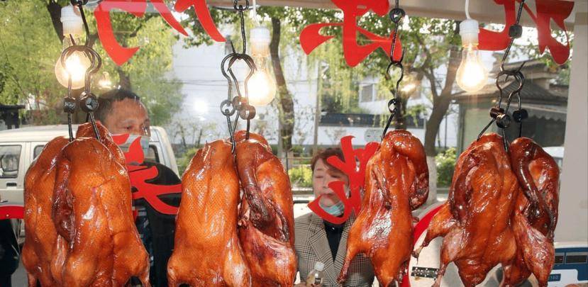 2011年,"黑心北京烤鸭"团队被抓,成本仅3元:自己都不敢吃_黑色_汽车