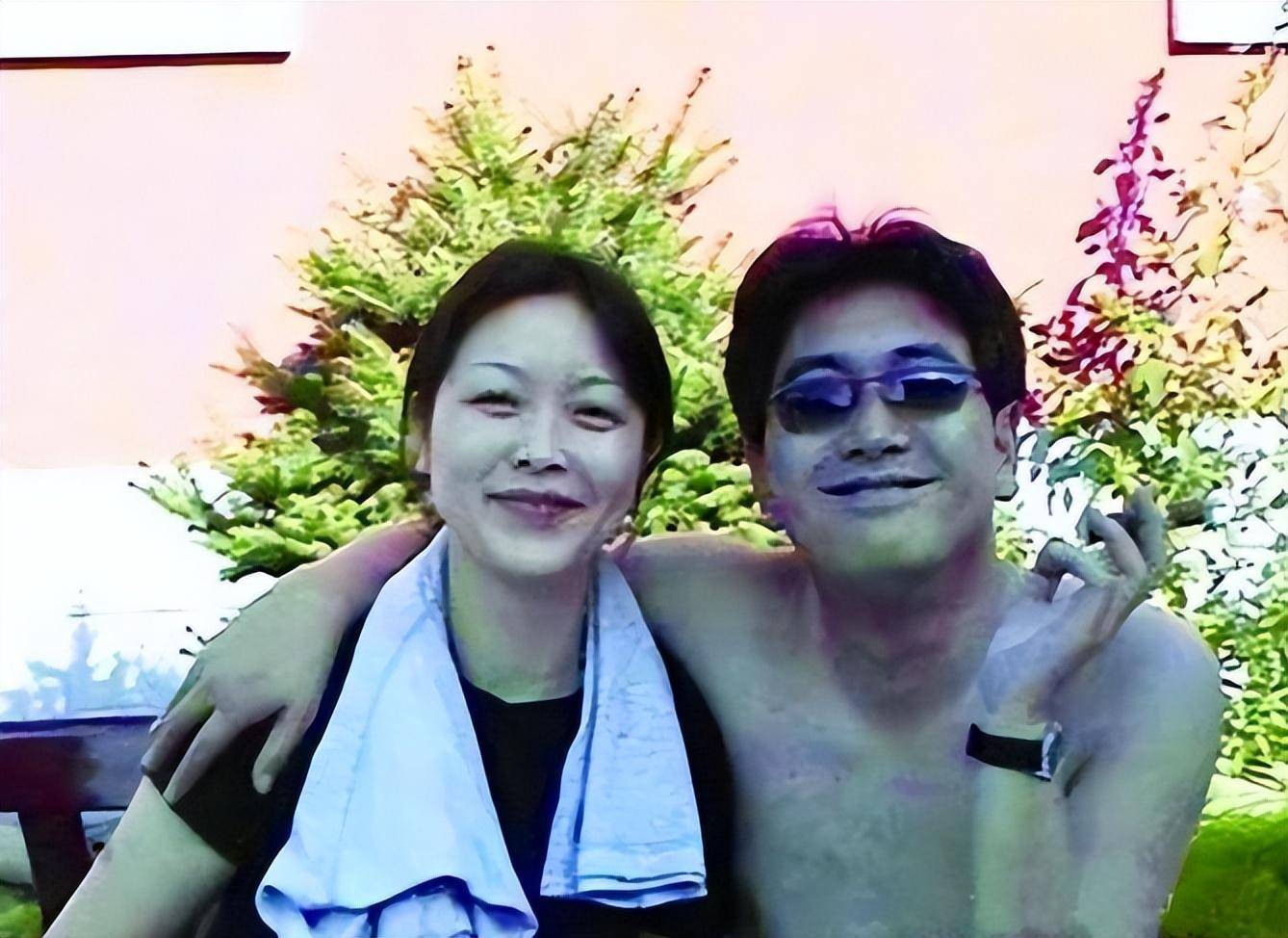 原来,在水均益的前妻王君突遭车祸后,经过医生的紧急救治,虽然生命得