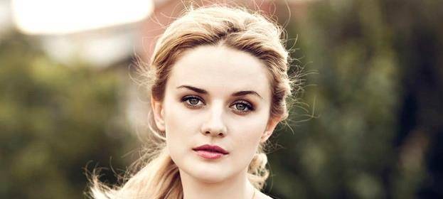 但伊莉莎却并不想要这种平淡如水的生活