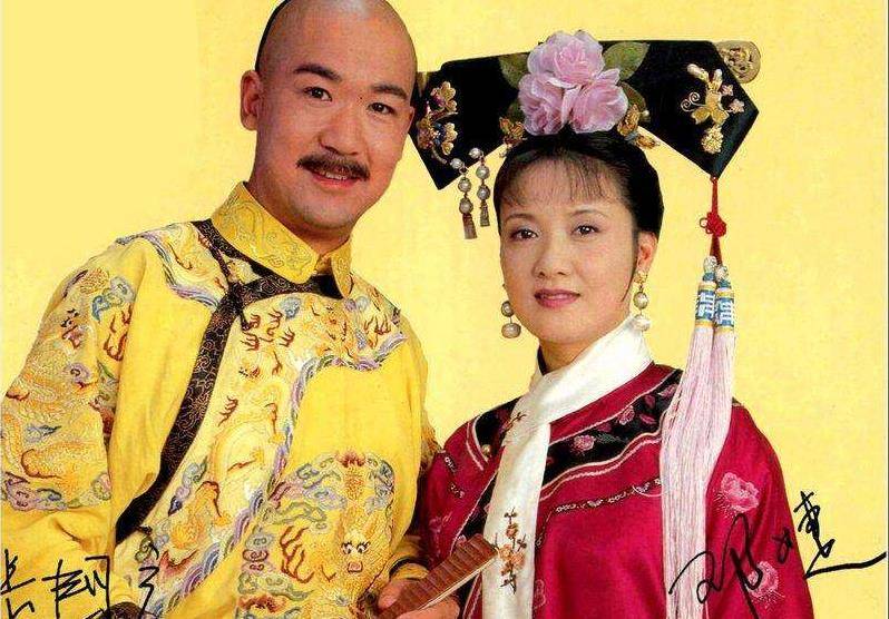 在一次采访中,有记者问张默,邓婕你怎么看.