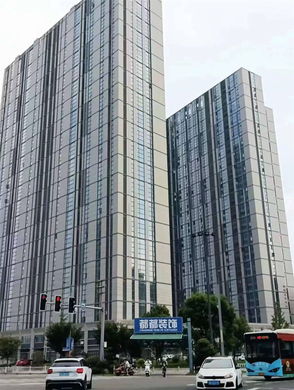 如万达广场(永辉超市,星巴克及全业态商业餐饮),金钟广场等,地理位置