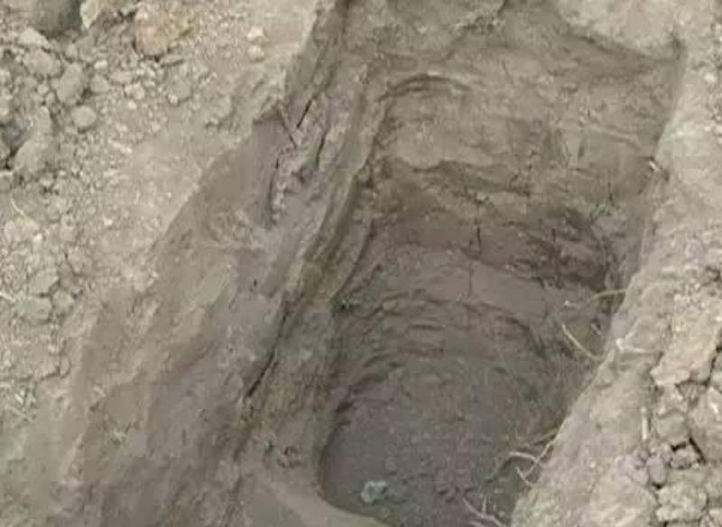 担心有毒,用酒精给墓坑"消毒",因塌方弃盗,河南盗墓者又来了_莒县