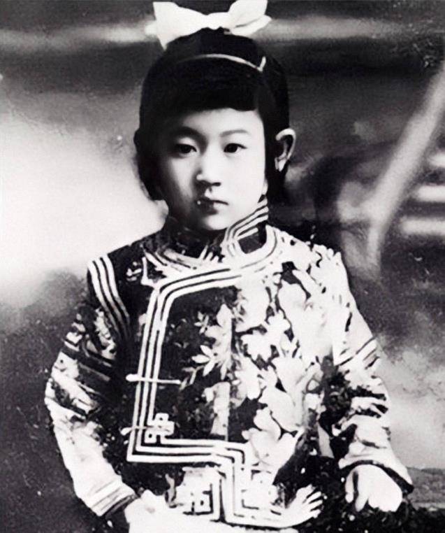 1948年,川岛芳子在北平被处决,死后手中紧握着一首绝命诗_日本_父亲_