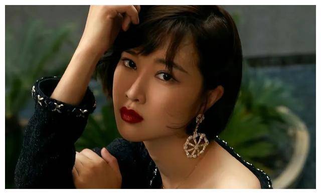 刘之冰支持下,奚望带女儿离婚.如今,她过得怎么样呢?_生活_困境_带着