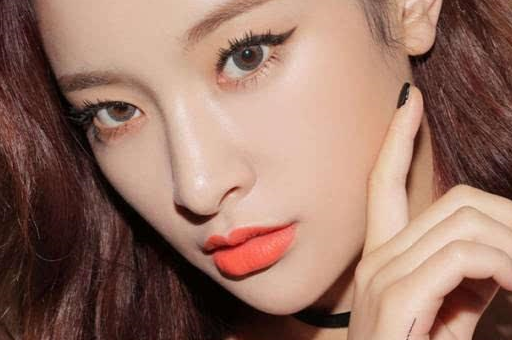 夏天涂什么样的口红最好看?_姐姐_嘴唇_漂亮